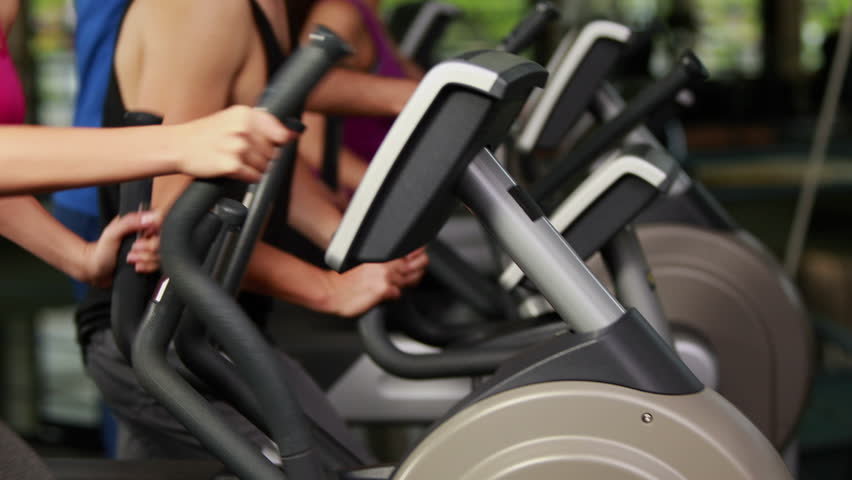 6 Elliptical Machine Workout Benefits and Tips for 2021